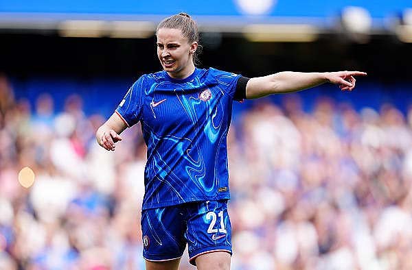 Niamh Charles for FemaleSports.in