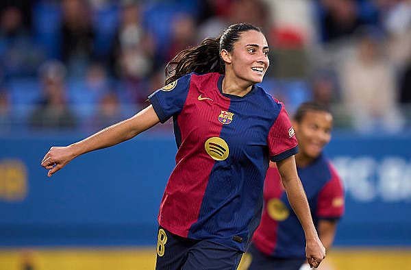 Alba Caño for FemaleSports.in
