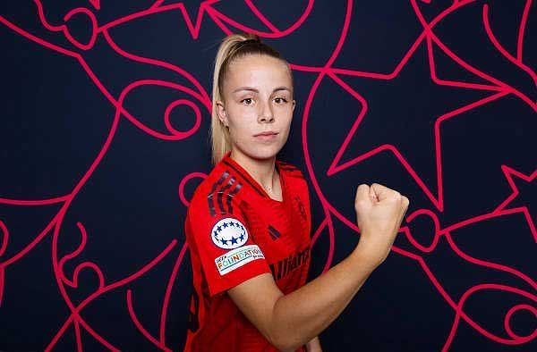 Laura-Gloning for FemaleSports.in