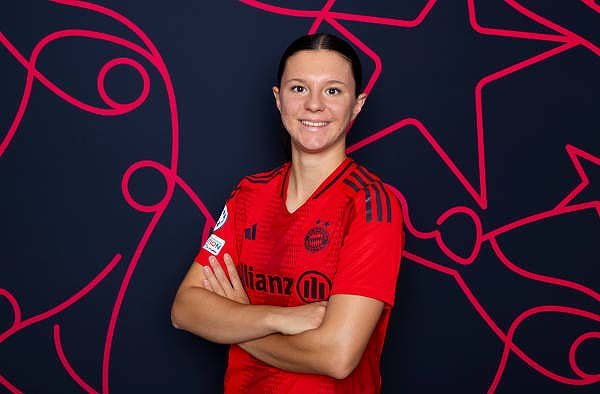 sophia-weixler for FemaleSports.in