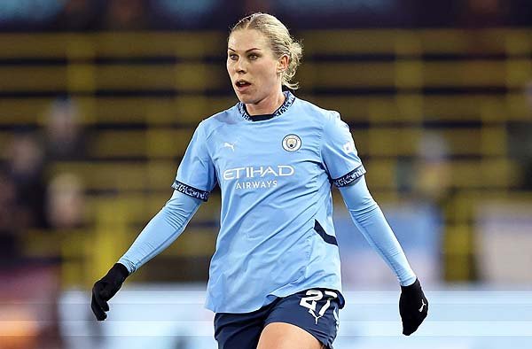 Rebecca-Knaak for FemaleSports.in