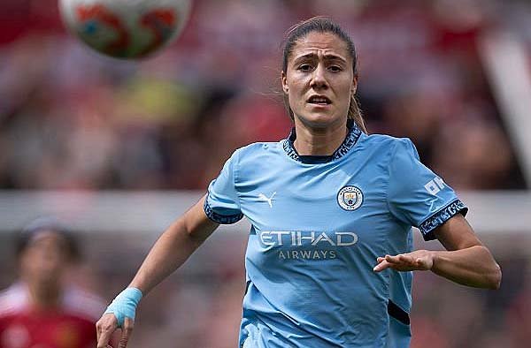 Laia-Aleixandri for FemaleSports.in