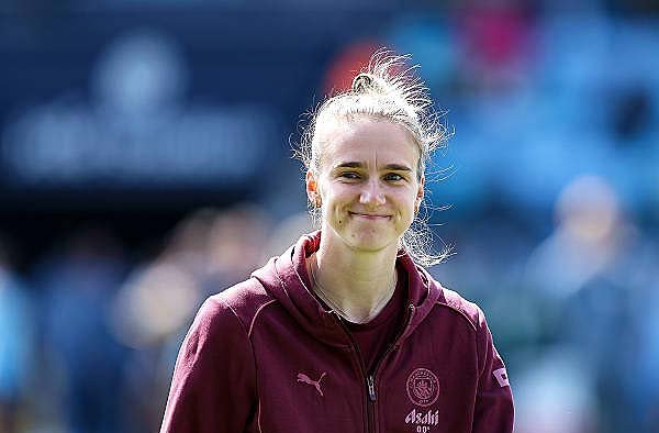 Vivianne-Miedema FemaleSports.in