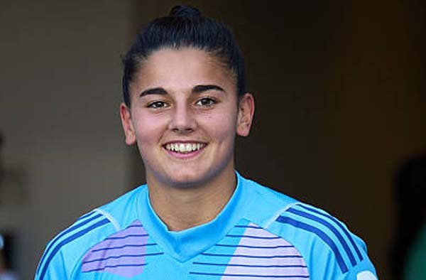 Laia for FemaleSports.in