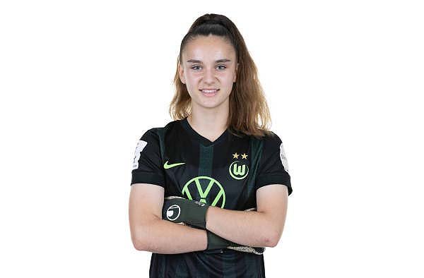 Nelly-Smolarczyk for FemaleSports.in