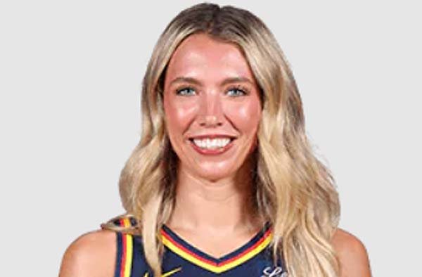 Lexie-Hull.
